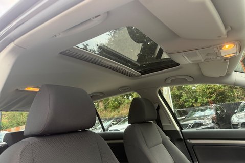 Volkswagen Golf BLUEMOTION MATCH TDI -DEMO +1 OWNER -19 SERVICES -£35 ROAD TAX -SUNROOF 24