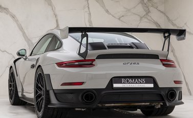 Porsche 911 (991.2) GT2 RS Weissach 3