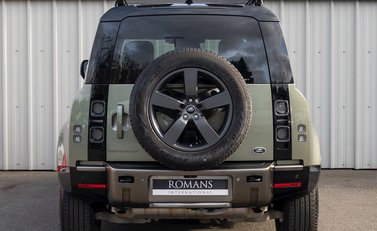 Land Rover Defender 110 X P400 9
