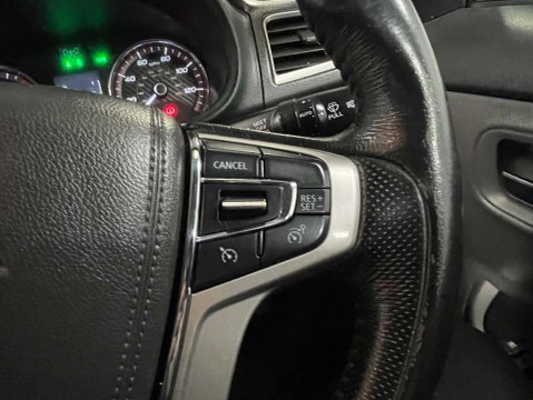 Mitsubishi L200 2.4 L200 Barbarian DI-D 4WD 13