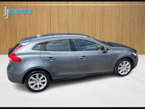 Volvo V40 1.5 T2 Inscription Hatchback 5dr Petrol Auto Euro 6 (s/s) (122 ps) 19