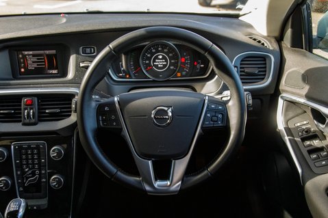 Volvo V40 T2 MOMENTUM 20