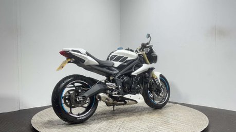Triumph Street Triple 2016 66 plate 13k new MOT serviced quickshifter and exhaust 2