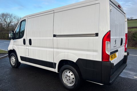 Peugeot Boxer 333 L1 H1 120 ps BlueHdi Professional - Sat Nav & Air Con 6