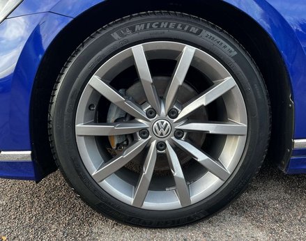 Volkswagen Passat 1.5 Passat R-Line TSi Evo 5dr 12