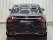 Mercedes-Benz E Class 2.0 E 300 AMG Line de Auto 4dr 38