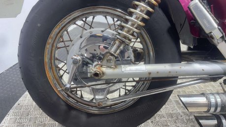 Yamaha XV 400 1995 37k running project bike spares or repair cruiser 400cc 19