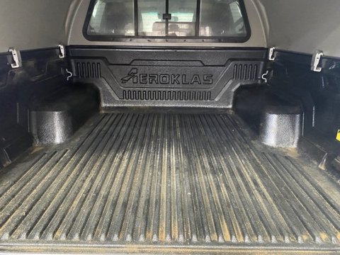 Toyota Hilux INVINCIBLE 4WD D-4D DCB 8