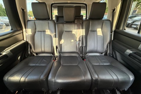 Land Rover Discovery SDV6 SE TECH - ULEZ COMPLIANT -FULL LR SERVICE HISTORY - 9 SERVICES -TOWBAR 16