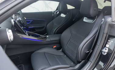 Mercedes-Benz Amg GT 63 PREMIUM + 16