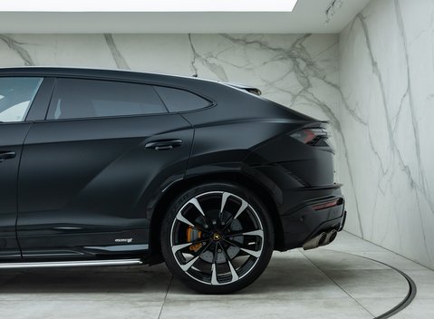 Lamborghini Urus S 40