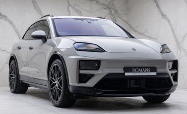 Porsche Macan Turbo Electric 6