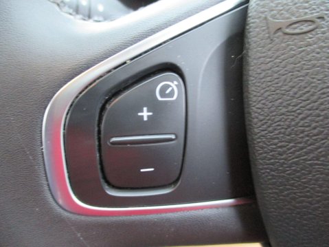 Renault Clio 0.9 TCe Play Euro 6 (s/s) 5dr 39