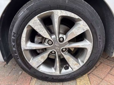 Hyundai i20 1.4 Premium SE Nav Hatchback 5dr Petrol Auto Euro 6 (100 ps) 9