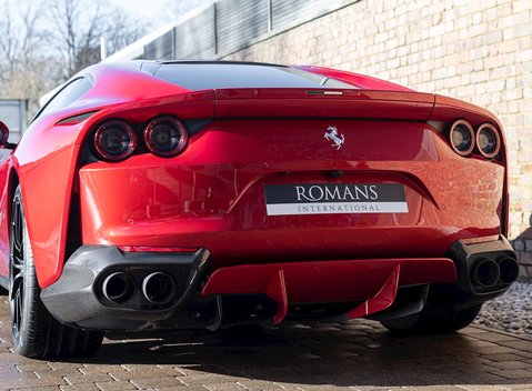 Ferrari 812 Superfast 27