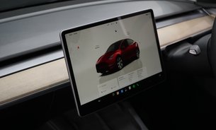 Tesla Model Y LONG RANGE AWD Red Multi Coat Comfort Suspension GROK AI One Owner VAT Q 20