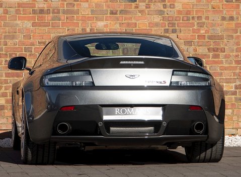 Aston Martin V12 Vantage S 3
