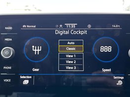 Volkswagen T-Roc 1.5 T-Roc R-Line TSI Semi-Auto 5dr 40