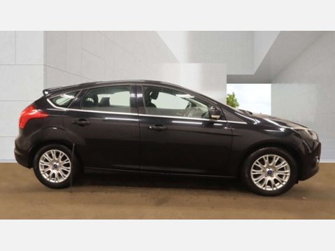 Ford Focus 1.6 Titanium Hatchback 5dr Petrol Manual Euro 5 (125 ps) 5
