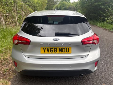Ford Focus TITANIUM X 8