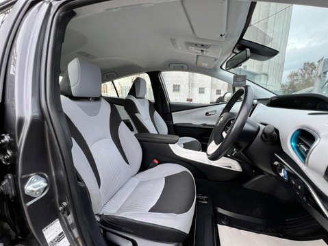 Toyota Prius VVT-I BUSINESS EDITION PLUS 31
