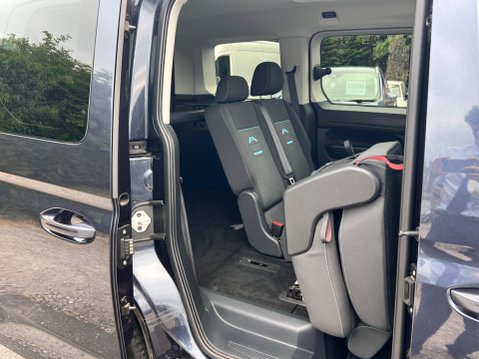 Ford Tourneo Connect 2.0 EcoBlue Active DCT Euro 6 (s/s) 5dr 30