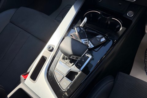 Audi A5 SPORTBACK TFSI QUATTRO S LINE MHEV -APPLE CARPLAY -FULL AUDI S/HISTORY 45