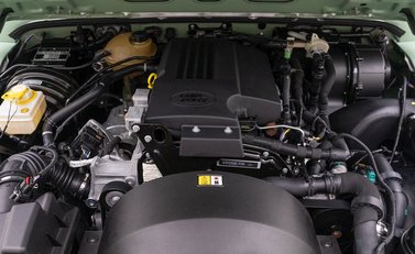 Land Rover Defender 90 Heritage Hard Top 25