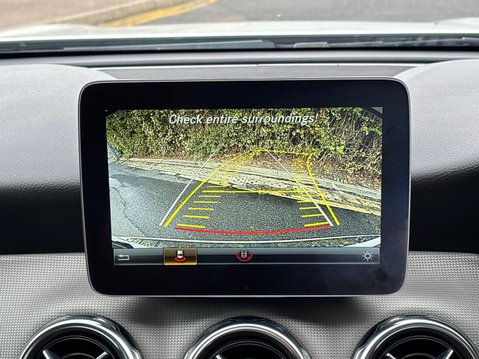 Mercedes-Benz GLA Class GLA 180 URBAN EDITION 19