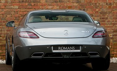 Mercedes-Benz SLS AMG 3