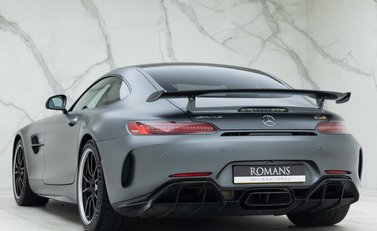 Mercedes-Benz AMG GT R PREMIUM 10