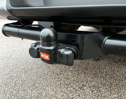 Toyota Hilux 2.8 HI-Luxury Invincible X D-4D 4WD Double Cab Auto 4WD 5dr 67