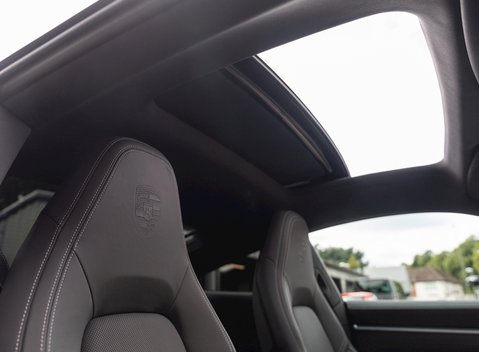 Porsche 911 Carrera S (992) 13