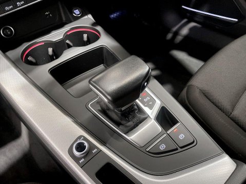 Audi A4 2.0 TDI 35 Technik Estate 5dr Diesel S Tronic Euro 6 (s/s) (163 ps) Cruise 17