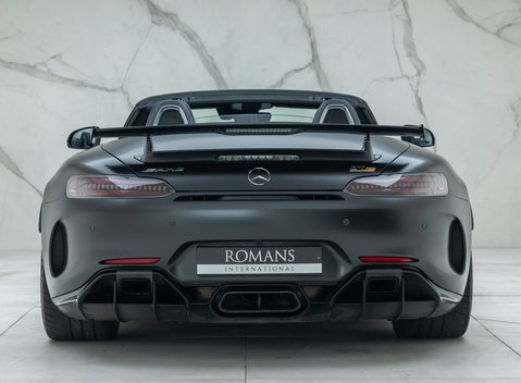 Mercedes-Benz AMG GT R Roadster 12