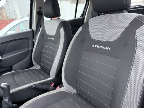 Dacia Sandero Stepway 0.9 LAUREATE TCE 10