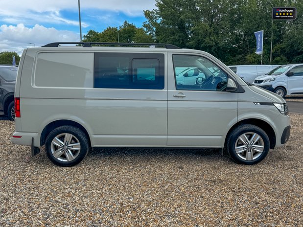Volkswagen Transporter Crew Cab SWB L1H1 T32 Tdi Kombi Highline Air SELECT 6