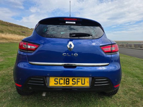 Renault Clio 0.9 TCe Iconic Euro 6 (s/s) 5dr 10