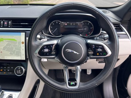 Jaguar F-Pace 2.0 D200 MHEV R-Dynamic Black Auto AWD Euro 6 (s/s) 5dr 8