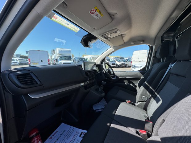 Toyota Proace MWB L2H1 [SOLD MM] Low Roof Icon Air Con Nav Sensors EURO 6 12