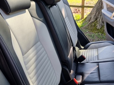 Land Rover Discovery Sport R-DYNAMIC SE MHEV 38