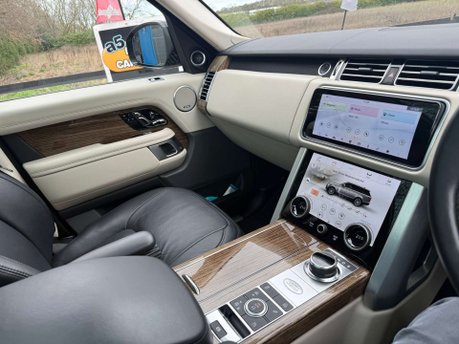 Land Rover Range Rover 3.0 Range Rover Vogue SE D MHEV Auto 4WD 5dr 3