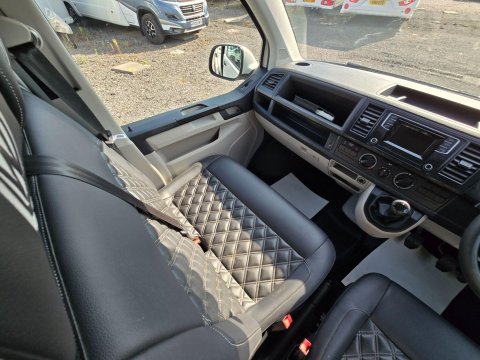 Volkswagen Campervan 31