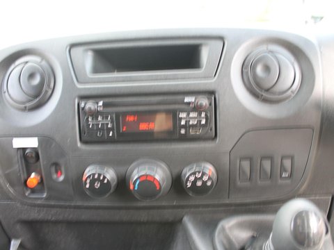 Renault Master 2.3 dCi 35 Business FWD MWB Medium Roof Euro 6 5dr 18