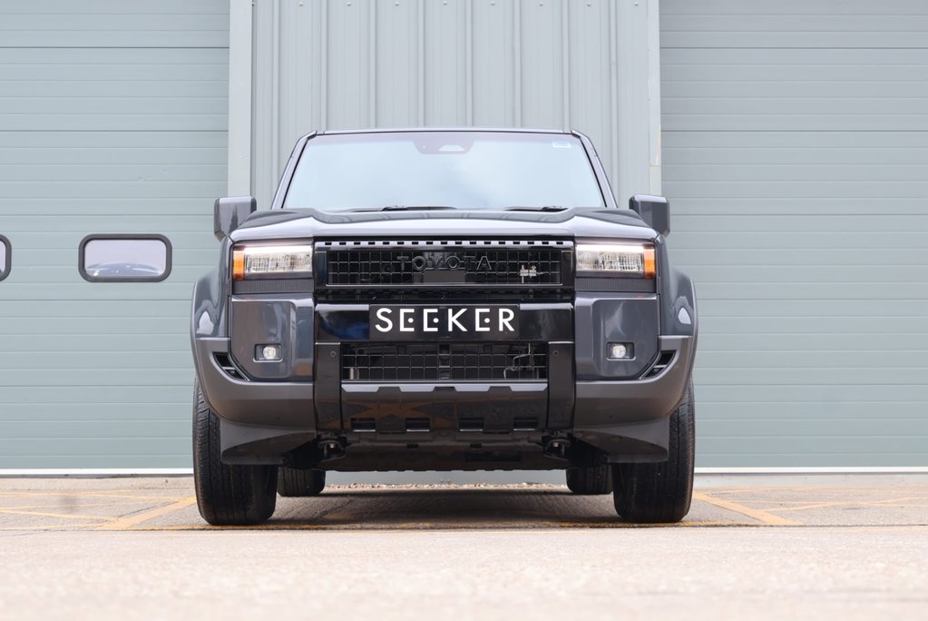 Toyota Land Cruiser BRAND NEW COMMERCIAL WITH A OEM REAR SEAT CONVERSION 9