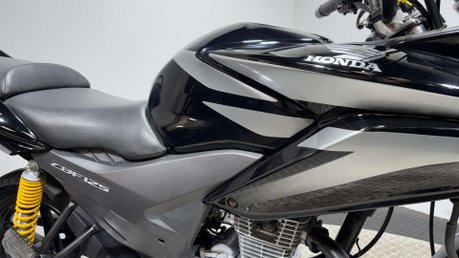 Honda CBF125 CBF 125 2011 10K NEW MOT 125CC LEARNER BIKE VERY CLEAN 12