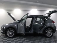 Hyundai KONA SE 6