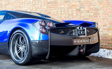 Pagani Huayra 37