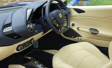 Ferrari 488 Spider 28