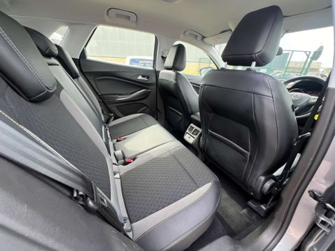 Vauxhall Grandland X 1.5 Grandland X Sport Nav TD S/S 5dr - *NATIONAL DELIVERY* 39